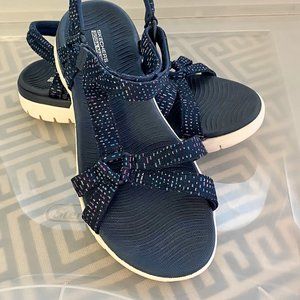 Skechers Women's On-The-Go Brilliancy Sport Sandal Size 9 NWOT